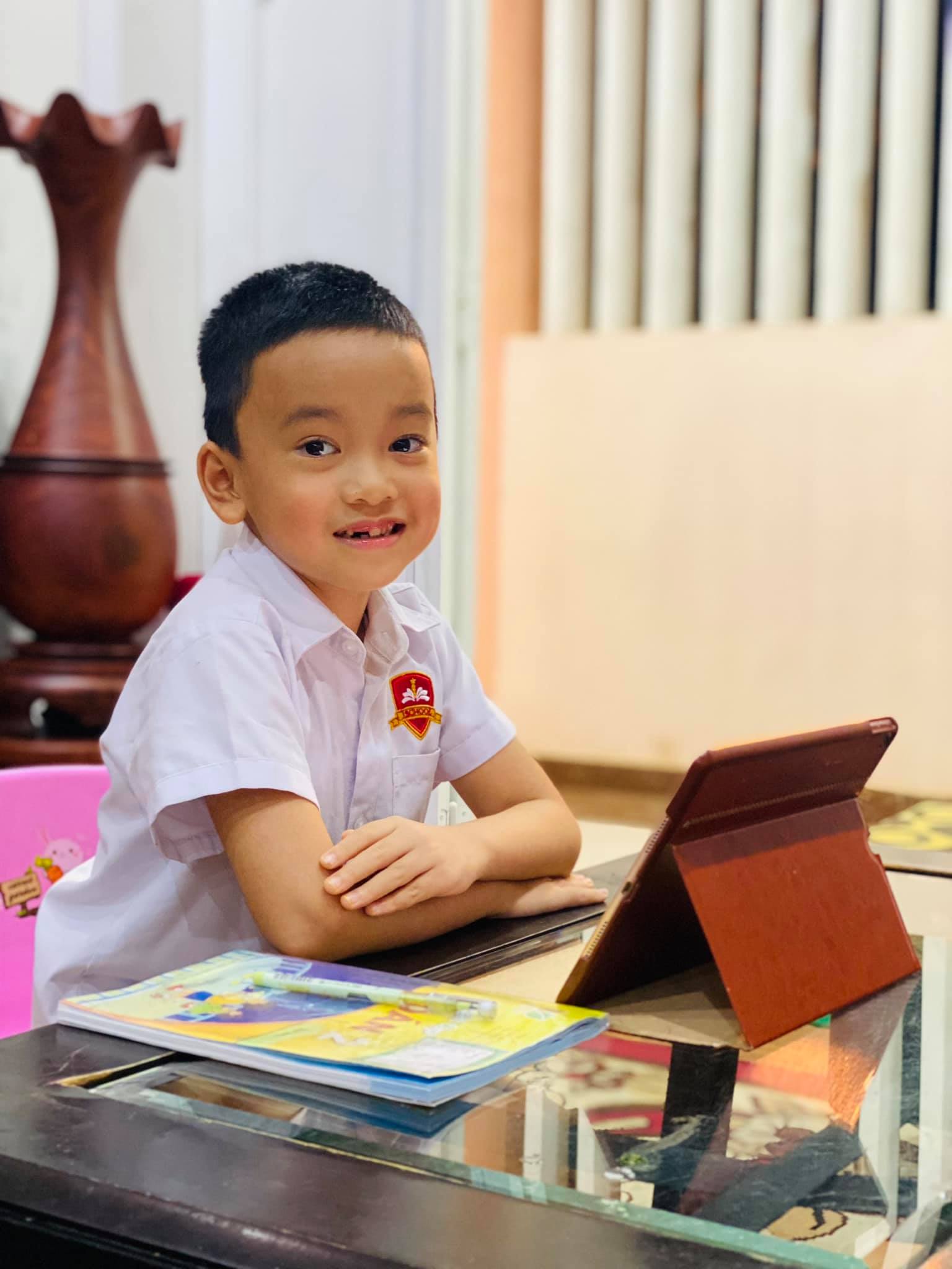 nhg-students-welcome-new-school-year-opening-ceremony-online-nguyen